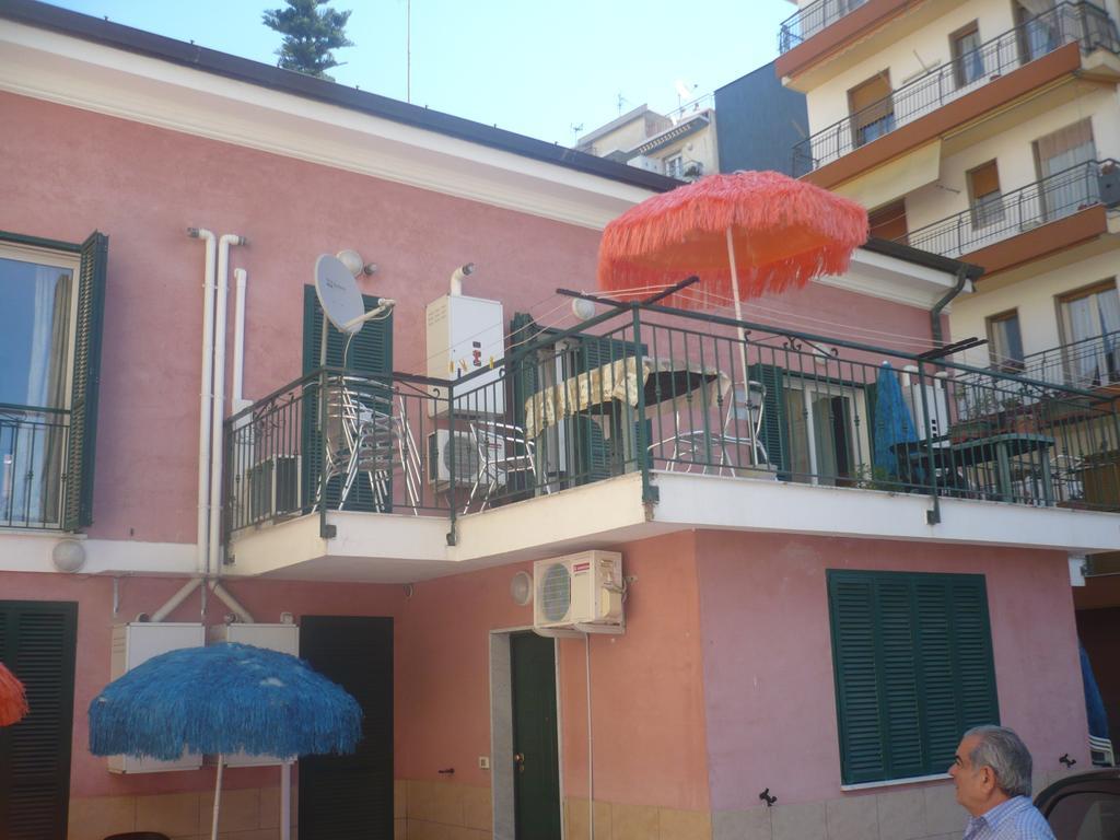 Villamareblu Ventimiglia Habitación foto