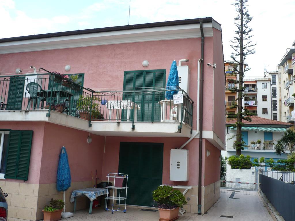 Villamareblu Ventimiglia Habitación foto